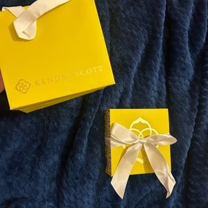 Brand new Kendra Scott jewelry bag magnetic gift box and bag